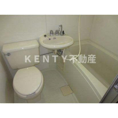 バス・シャワールーム　コンパクトで使いやすいお風呂です