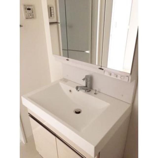 洗面設備　※写真は同タイプ住戸です。