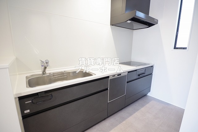 キッチン　食洗器付きのシステムキッチン！