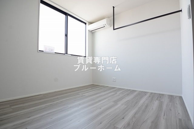 その他部屋・スペース　4.3帖のゆったりとした洋室！