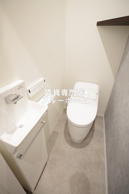 トイレ　温水洗浄便座付のトイレ！