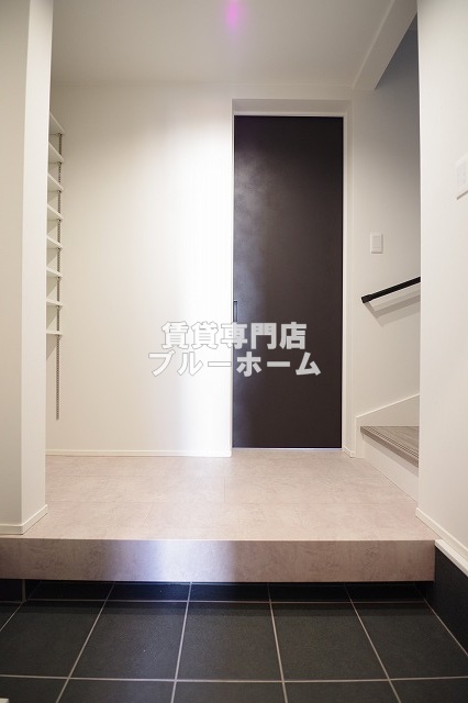 玄関　スペースたっぷりの玄関！