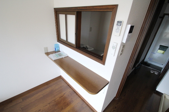 居室・リビング　※別号室の写真です。