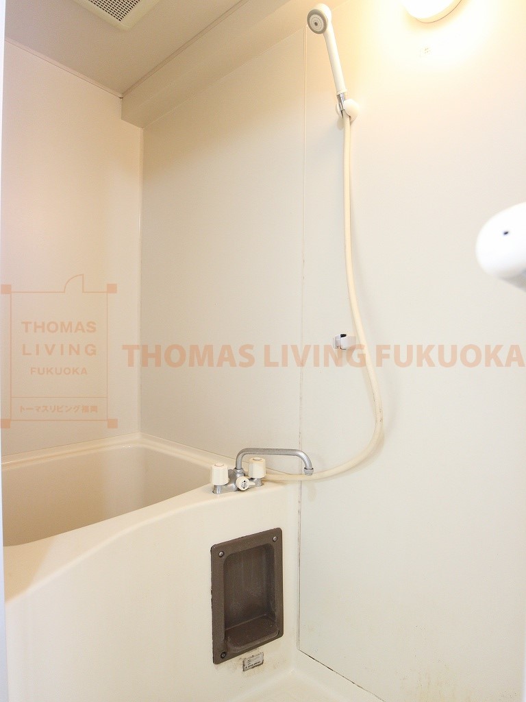 バス・シャワールーム　一日の疲れをゆっくりと癒していただけます。