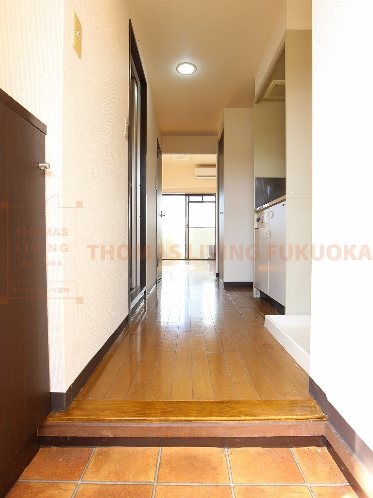 玄関　玄関スペースも十分です。