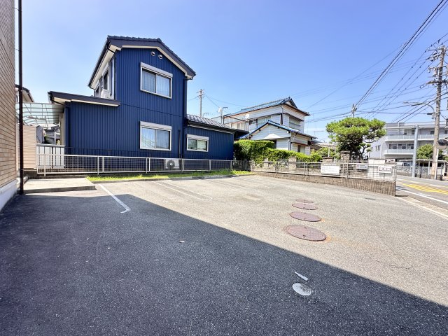 駐車場　駐車場（必借）