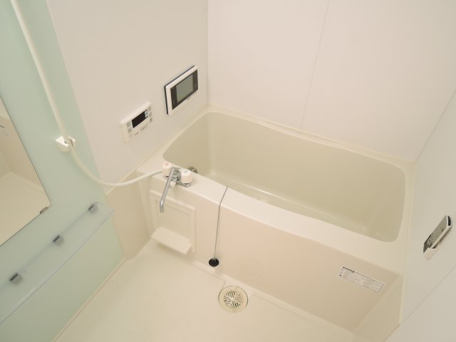 バス・シャワールーム　追い焚き機能付き浴室