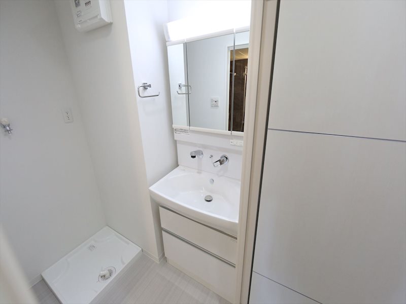 洗面設備　脱衣所　シャンプードレッサー　室内洗濯機置き場