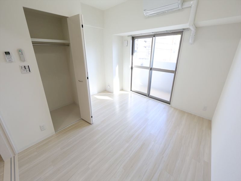 バルコニー　洋室7.3帖　ウォークインクローゼット（収納充実してます）