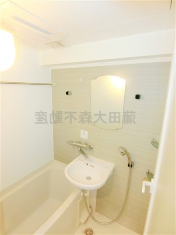 バス・シャワールーム　浴室乾燥機付きのお風呂　バスルーム