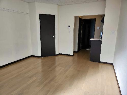 居室・リビング　実際のお部屋と異なる場合がございます。