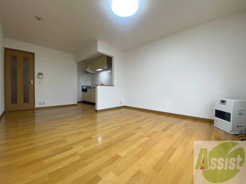 居室・リビング　広くてキレイなお部屋が広がっていて、充実した生活が送れそう。