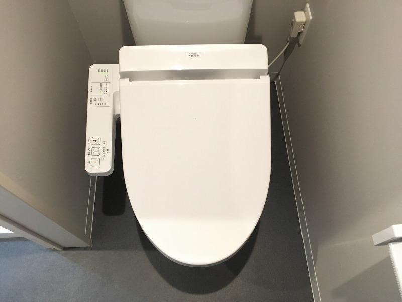 トイレ　温水洗浄便座