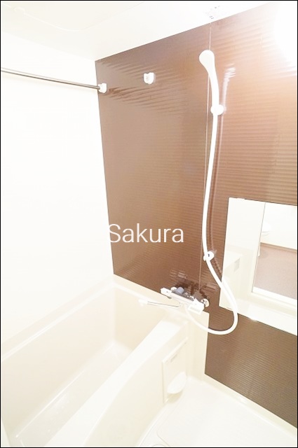 バス・シャワールーム　雨の日でも安心の浴室乾燥機付きです♪