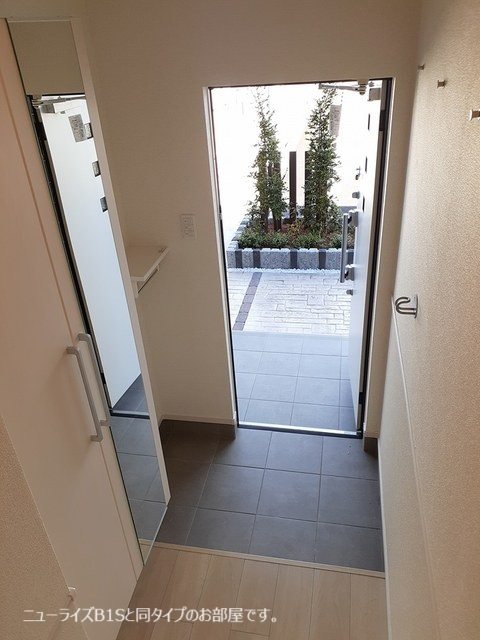 玄関　類似物件参考写真