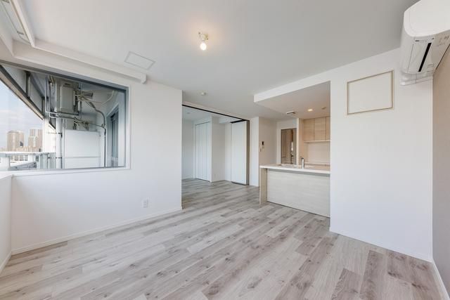 居室・リビング　こちらの居間で趣味の時間をお楽しみください