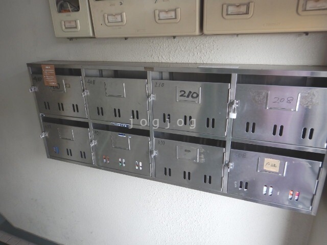 エントランス　集合ポストです。