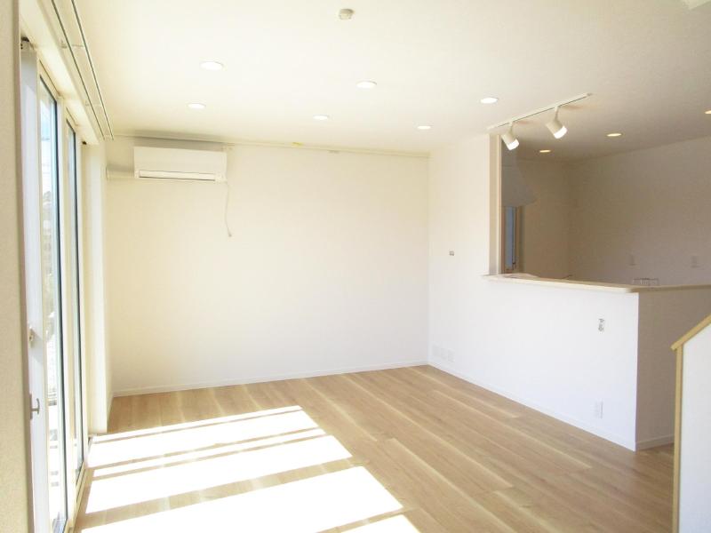 Frieden E棟の居間写真