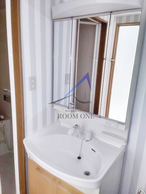 洗面設備　独立洗面台です。