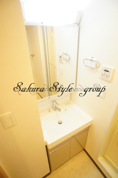 洗面設備　身支度に便利な洗面台です♪