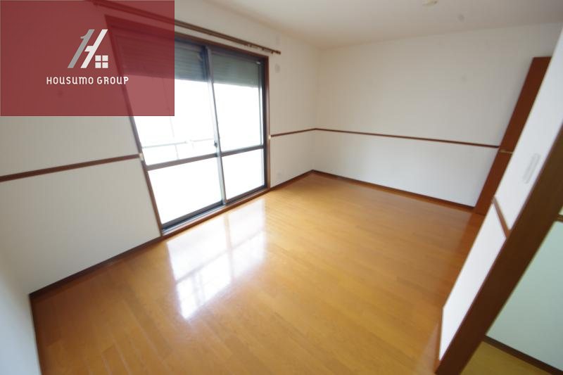 居室・リビング　こちらのリビングで趣味の時間をお楽しみください