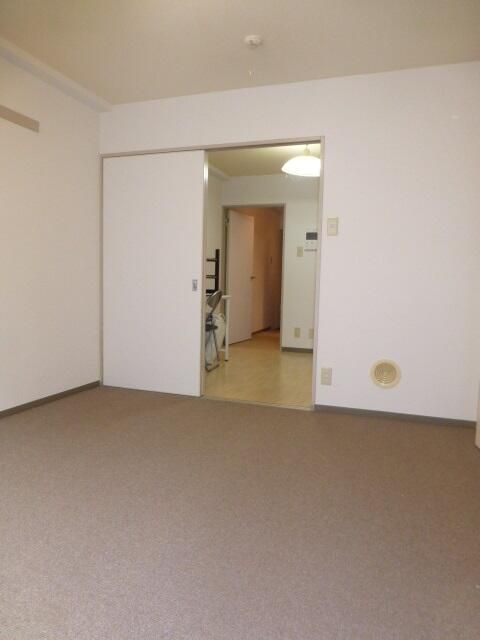 居室・リビング　居間です