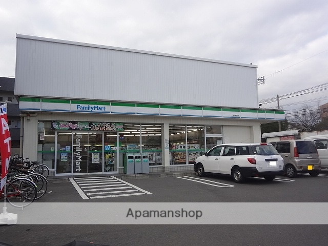 コンビニ　ファミリーマート脇田電停前店（コンビニ）まで400m