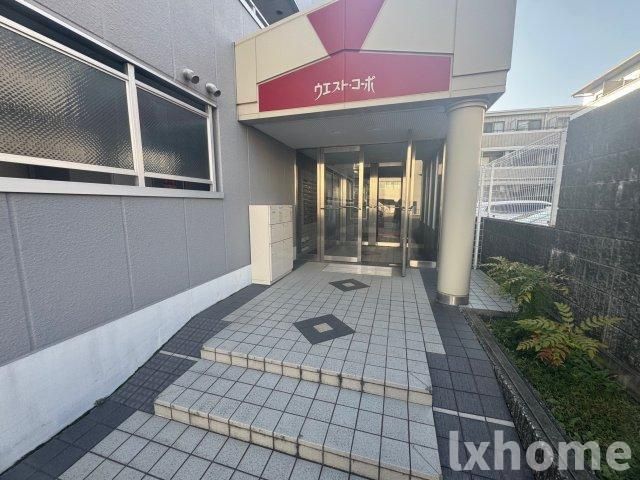 エントランス　毎日通るエントランスはこのようになっています