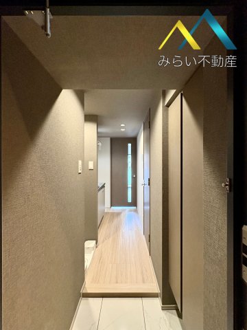 玄関　自社撮影写真