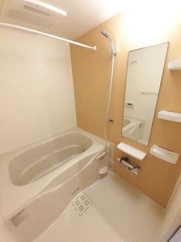 バス・シャワールーム　落ち着いた空間のお風呂です