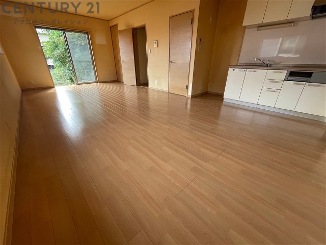 居室・リビング　17.9帖の広いリビングです♪