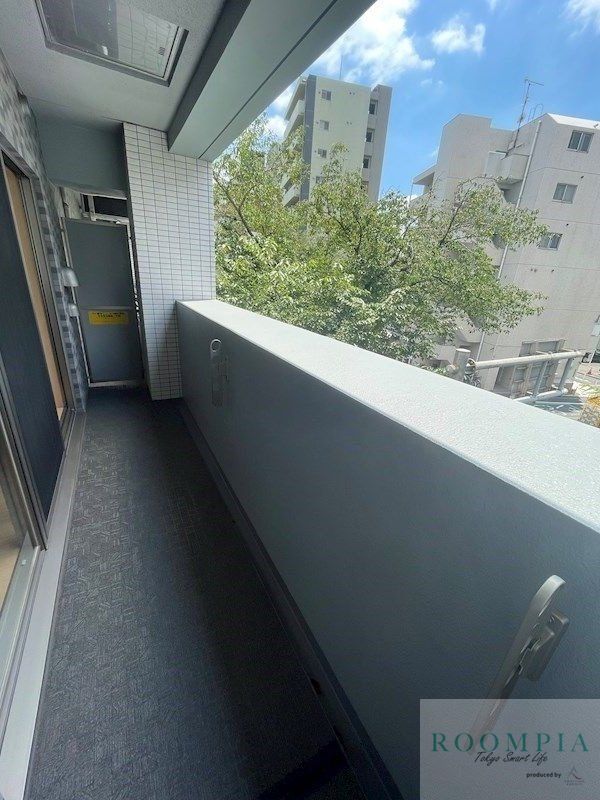バルコニー　※同タイプの別のお部屋です。