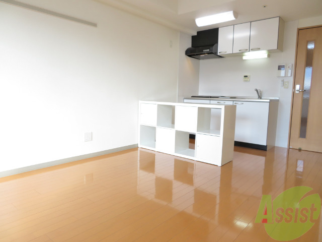 居室・リビング　陽の光が差し込む明るいお部屋は気持がいいですね～
