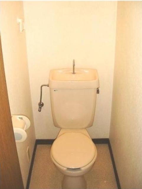 トイレ　参考写真（同建物別部屋のものです）