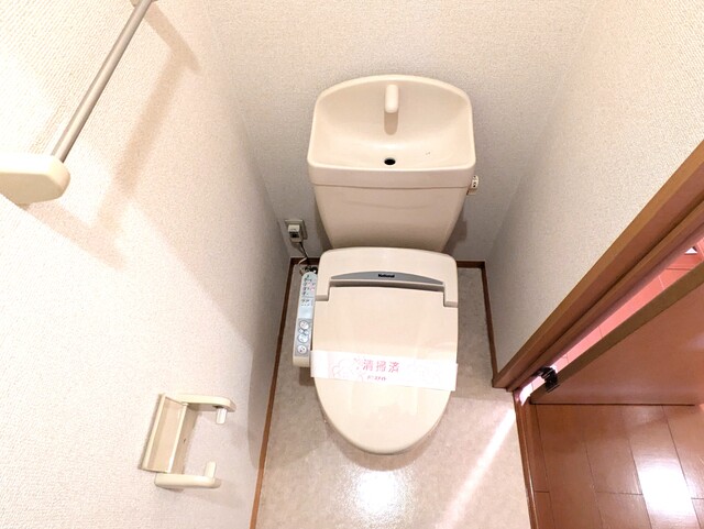 トイレ　★洗浄機能付暖房便座★