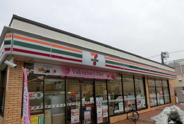 コンビニ　セブンイレブン（コンビニ）まで500m
