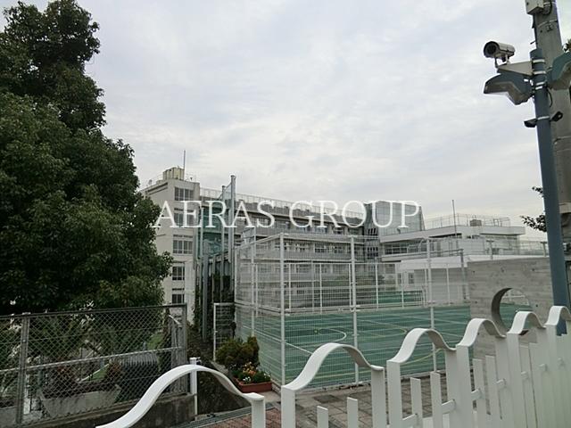 中学校　私立横浜女学院中学校（中学校）まで561m