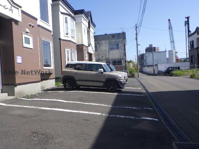 駐車場　駐車場