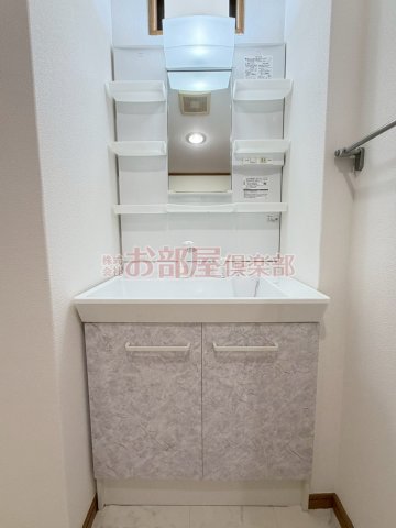 洗面設備　使いやすい洗面所です