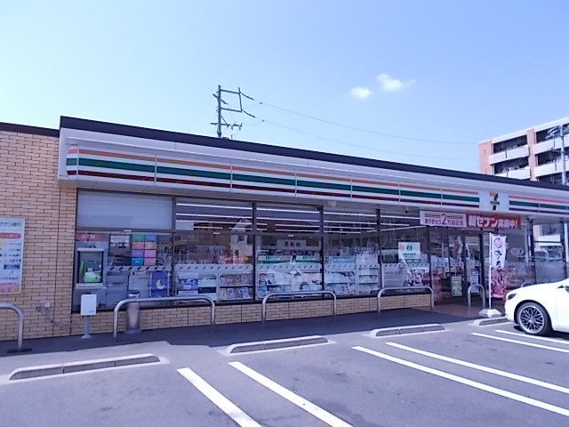 コンビニ　セブンイレブン中うずら７丁目店（コンビニ）まで650m