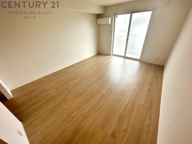居室・リビング　161帖の広いリビングです☆