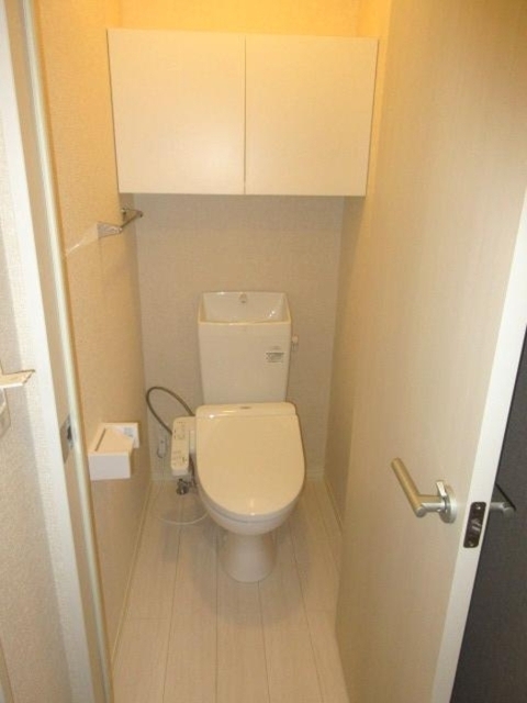 トイレ　トイレ温水洗浄便座付き