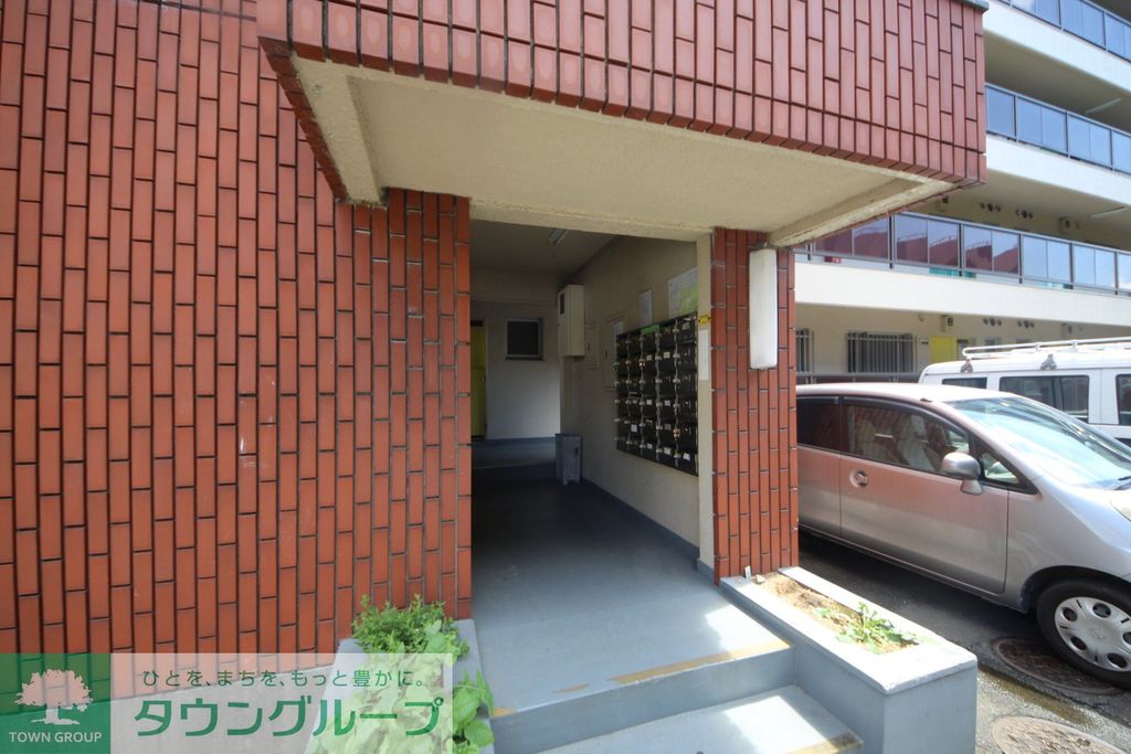 エントランス　駐車場