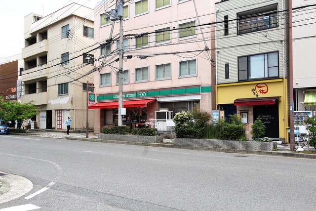 コンビニ　ローソンストア100長田神社前店（コンビニ）まで488m