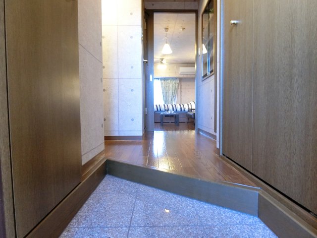玄関　詳細は、RISUMO江坂本店→06-6155-7137まで♪