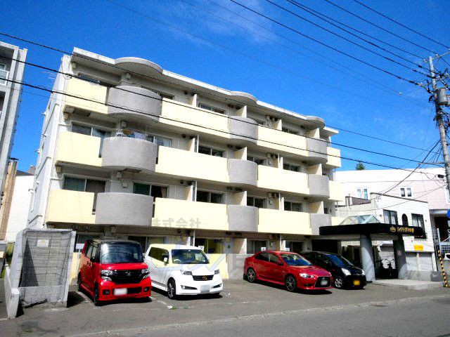 建物外観　インターネット無料採用の２ＬＤＫマンションです♪