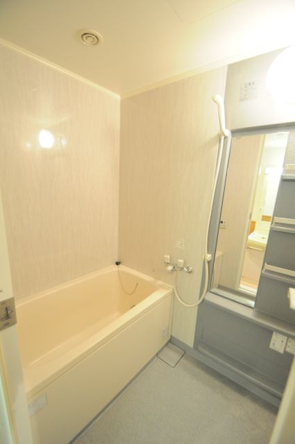 バス・シャワールーム　※別部屋参考写真