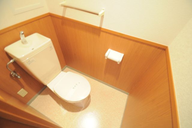 トイレ　※別部屋参考写真