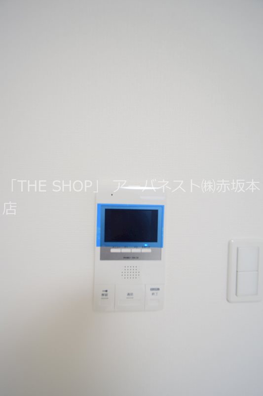 セキュリティ　モニター付きオートロックで来訪者を確認できます
