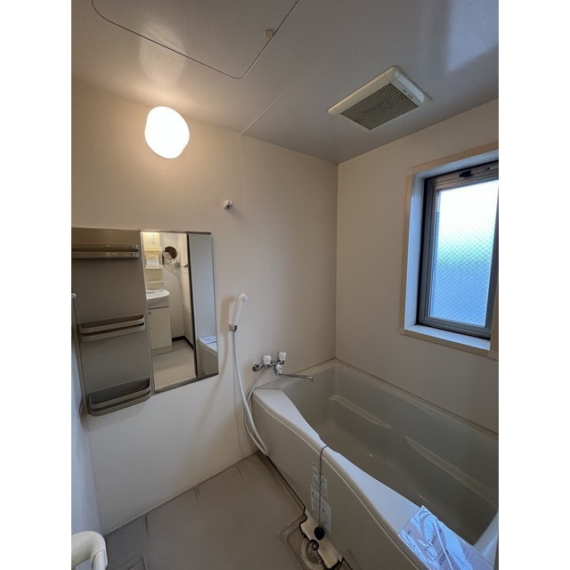 バス・シャワールーム　別部屋のお写真です。